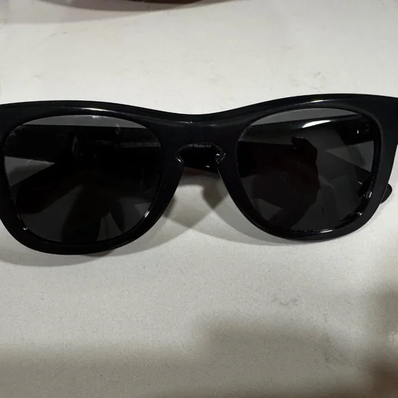 $403 Burberry Mens Unisex B 4426 Black Sunglasses Recent Style / Womens - Picture 10 of 14